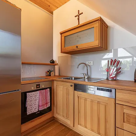 Vineyard Skatlar 3 *