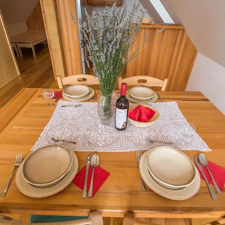 Vineyard Skatlar 3 *